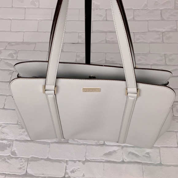 Kate Spade Miles Newbury Lane Leather Shoulder bag. Light gray. Snap zip closure - Picture 3 of 15